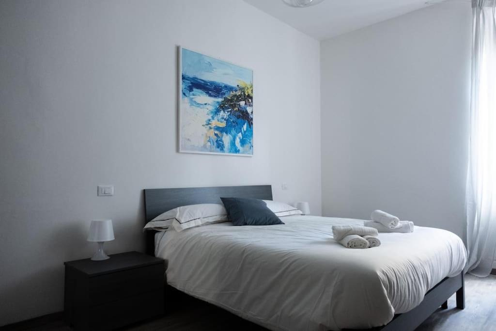 Private Room: The Port Apartment Scirocco ลีวอร์โน ภายนอก รูปภาพ